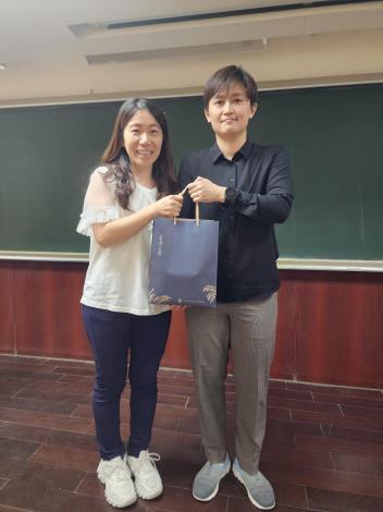 黃筑君博士蒞臨農化系演講